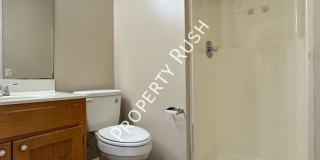 1620 Hickory Place Gallery 18