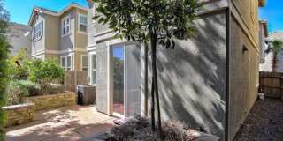 Stunning (Formal Model) 3/3 w/Huge Loft!  Please read entire ad before requesting a viewing!! Gallery 26