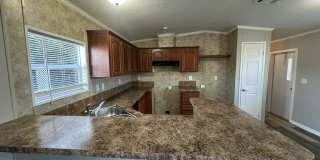 2015 Scranton Ave Gallery 1