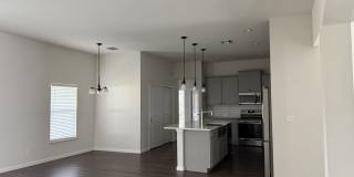 Gorgeous 3-4 bedroom Home off Becker Gallery 23