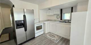 625 E South St Gallery 1