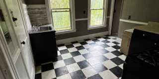 829 S. Plymouth Ave. Gallery 7