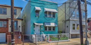 404 DANFORTH AVE Gallery 15