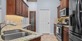Great 4 Bed in Yukon with 3 Car Garage Great 4 Bed in Yukon with 3 Car Garage Gallery 1