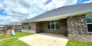 Gorgeous Home with Vaulted Ceilings and Large Fenced Yard! Spacious 3 Bedroom and 2 Bath Home! Gallery 33