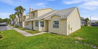 Quaint 2BR/2BA Citrus Park End Unit Condo in Hampton Park Gallery 4