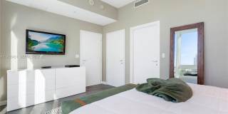 50 South Pointe Drive Gallery 15