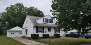 Charming 4-Bedroom Property in Prime Location Gallery 3