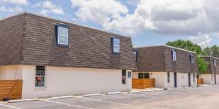 The Lynx Apartments and Townhomes Gallery 30