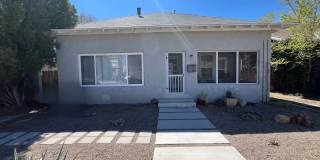 Lovely 3 Bedroom 2 Bathroom Home In Downtown ABQ! Gallery 1