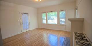 Beautiful, spacious 1-bdr with new windows, great wood floors, and lots of storage space Gallery 4