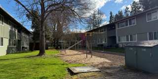 Updated 2 bedroom 1 bath duplex in Eugene!  $200 OFF YOUR FIRST MONTH'S RENT! Gallery 27
