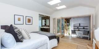 465 S Sherbourne Dr Gallery 9