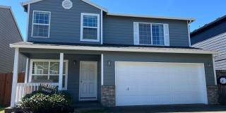 Beautiful 3-Bedroom 2-Story Home in Ridgefield for Rent - 1211 NE 168th St Gallery 1