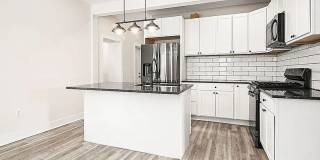 4 Bedroom Home Close to Downtown Gallery 8