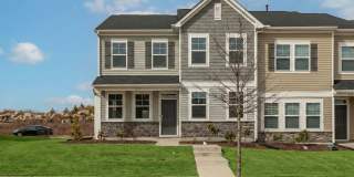 Spacious End-Unit 4-Bedroom Townhome Gallery 1