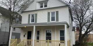 Single Family Home 3 beds 1.5 bath Available Now! Gallery 3