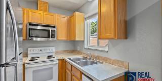 Charming 2 Bed, 1 Bath Condo in Prime Location! Gallery 5