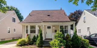 3-Bed, 2-Bath Charming Updated Bungalow in Royal Oak - AVAILABLE NOW! 3-Bed, 2-Bath Charming Updated Bungalow in Royal Oak - AVAILABLE NOW! Gallery 1