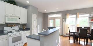 Beautiful 3-Bedroom, 2.5-Bath End-Unit Garage Townhome! Gallery 5
