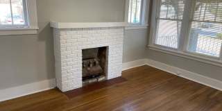 Adorable Hillcrest Bungalow with 3 bedrooms and 2 bathrooms. Gallery 4