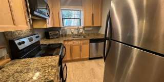 Charming North Capitol Hill Vintage Condo – Modern Comforts & Ideal Location Gallery 13