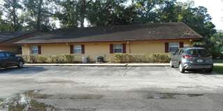 1 Bedroom 1 Bath – 641 NE 26th Court-Unit A  Cypress Villas Gallery 1
