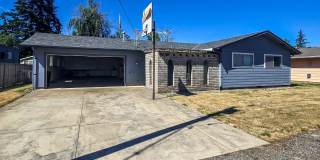 Three Bedroom Home With Attached Garage In Woodburn ~ Pacific 11613 Gallery 1