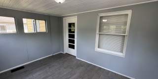South Fountain Square 2 Bed 1.5 Bath Gallery 4