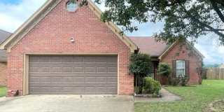 Adorable home, close to the casinos! Country living! Gallery 1