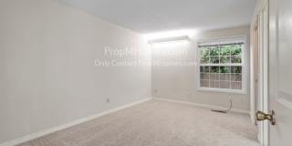 Lake Oswego Two Bedroom Home - New Updated Kitchen Coming Soon! Gallery 14