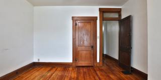 4 Bedroom North Campus Newly Remodeled House with 2 Decks and Patio Gallery 30