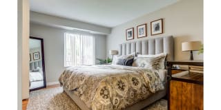 Twin Lake Towers Apartments Gallery 3