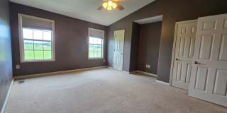 3 Bedroom Duplex in Normal! Gallery 13