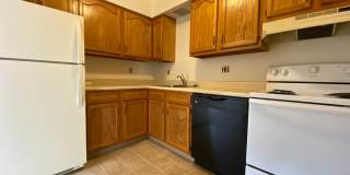 Wonderful 2BR in Bellevue!  Central A/C, Equipped Kitchen & More! Great Location!! Call Today! Gallery 1