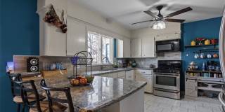 2002 17th Street Gallery 13