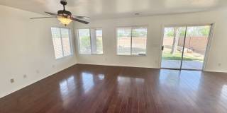 4 Bedroom 3 Bathroom Home in Surprise! Has Loft & Additional Office/Den! Gallery 14