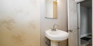 2009 Sullivant Avenue Gallery 9