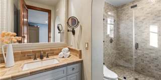 16 Shore Walk Gallery 63