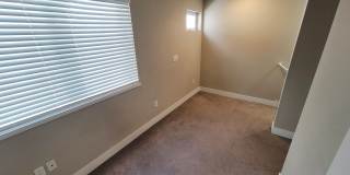Gorgeous townhome Gallery 7