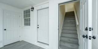 1537 West 7th Street Gallery 1