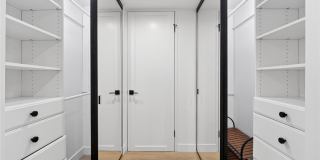 10433 Wilshire Boulevard Gallery 17