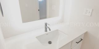 Join Avenue View, a Sophisticated Downtown Community! Gallery 38