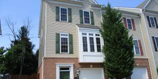 LORTON TOWNHOUSE - CLOSE TO FORT BELVOIR Gallery 1