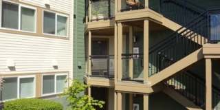 Gold Pointe condo!  2 Bed, 2 Bath Condo w/2 parking spaces, MOVE IN SPECIAL - Available NOW! Gallery 1
