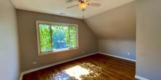 4139 N Western Gallery 2