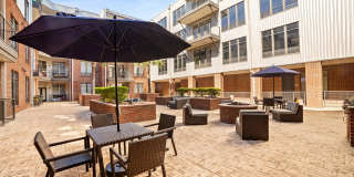 2125 Yale Apartments Gallery 18