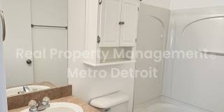 CONVENIENT CONDO LIVING Gallery 8