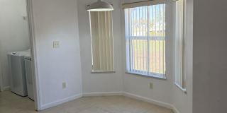 137 SW Meade Circle Gallery 9