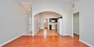 Room in 3 Bedroom Home at Tom Hunter Dr Gallery 11